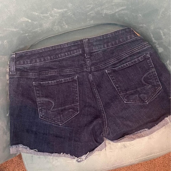 American eagle dark wash jean shorts size 14 - Picture 2 of 3